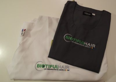 Tablier brodé au logo Biotifulhair